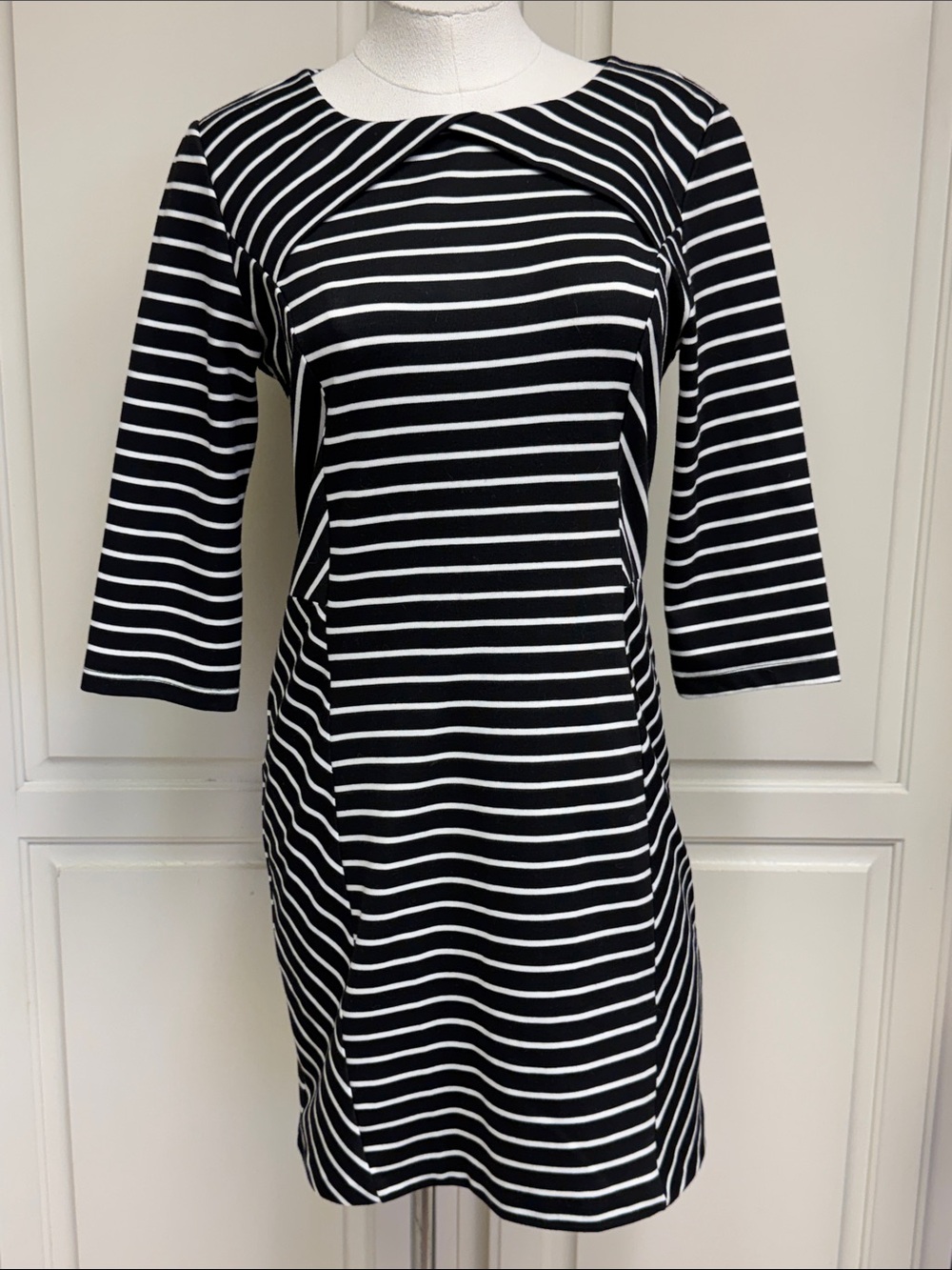 Apple & Eve Black & White Striped Shift Dress sz Med